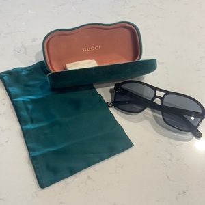 Only worn once Gucci sunglasses.